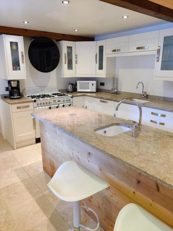 Spacious Ski Chalet In Traditional French Village, Sleeps 8, Four Star With Fibre Broadband أبودونس المظهر الخارجي الصورة