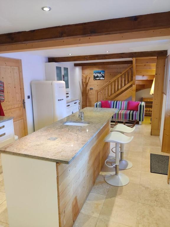 Spacious Ski Chalet In Traditional French Village, Sleeps 8, Four Star With Fibre Broadband أبودونس المظهر الخارجي الصورة