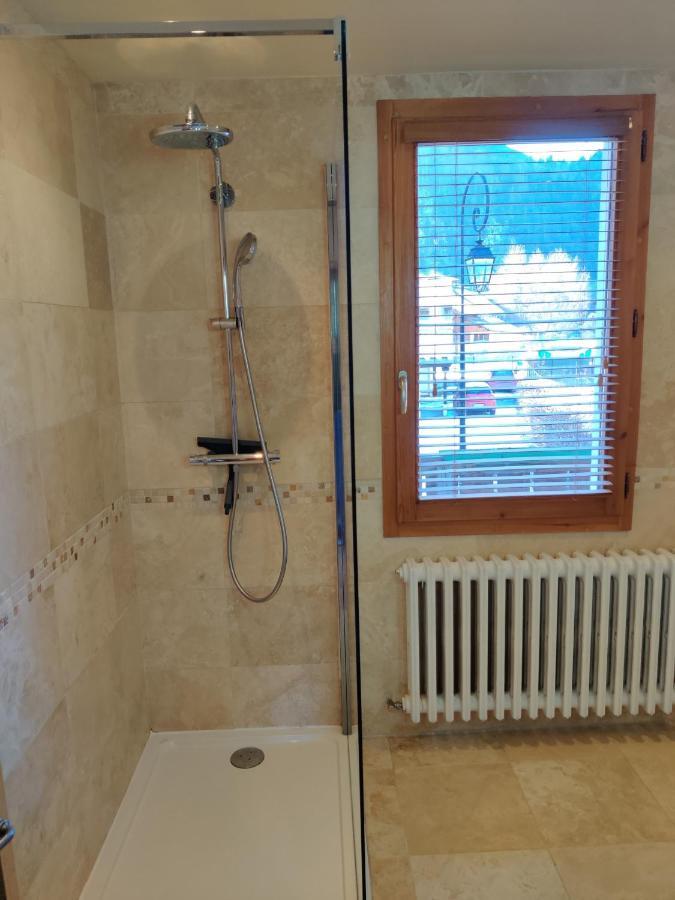 Spacious Ski Chalet In Traditional French Village, Sleeps 8, Four Star With Fibre Broadband أبودونس المظهر الخارجي الصورة