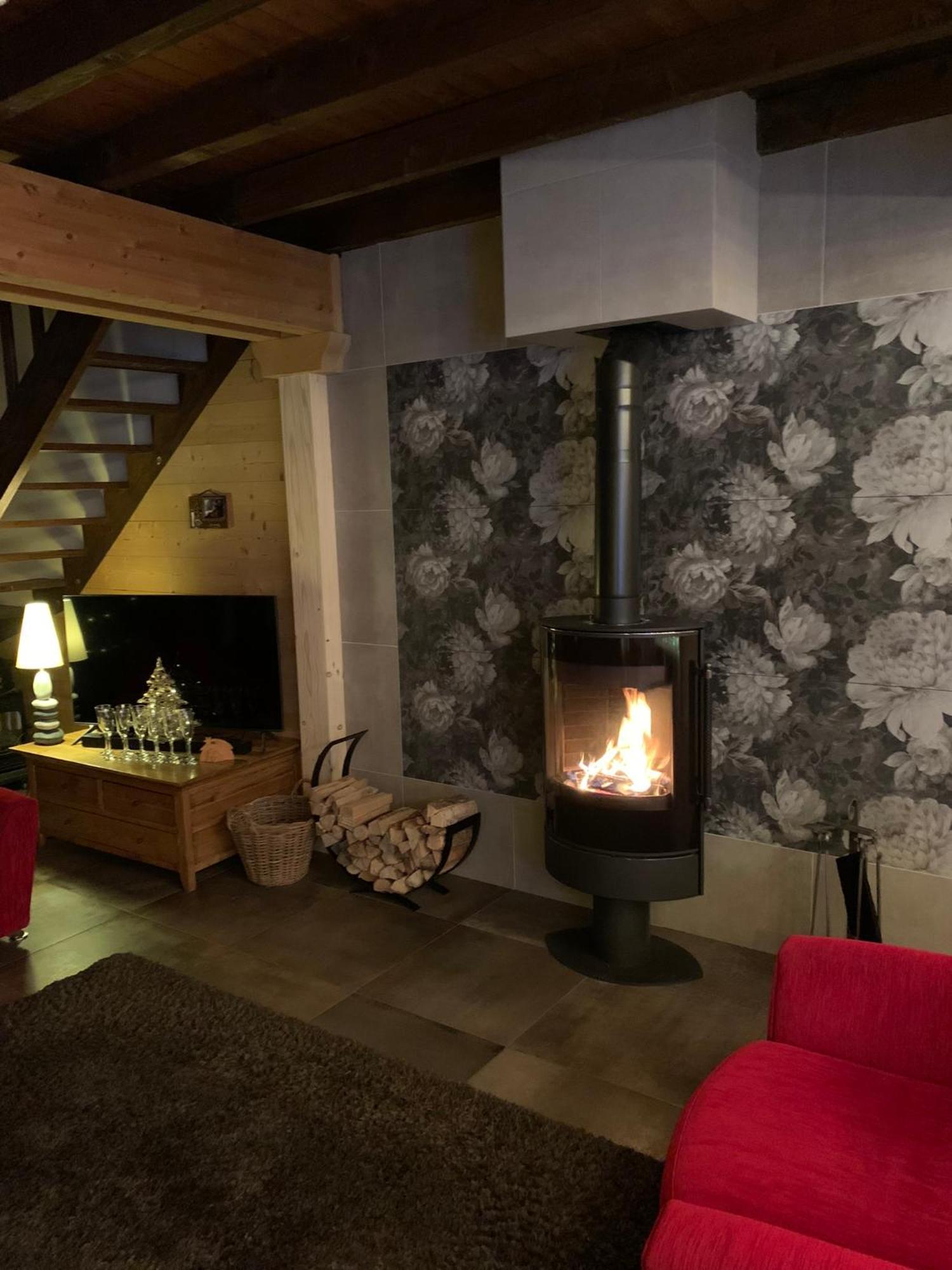 Spacious Ski Chalet In Traditional French Village, Sleeps 8, Four Star With Fibre Broadband أبودونس المظهر الخارجي الصورة